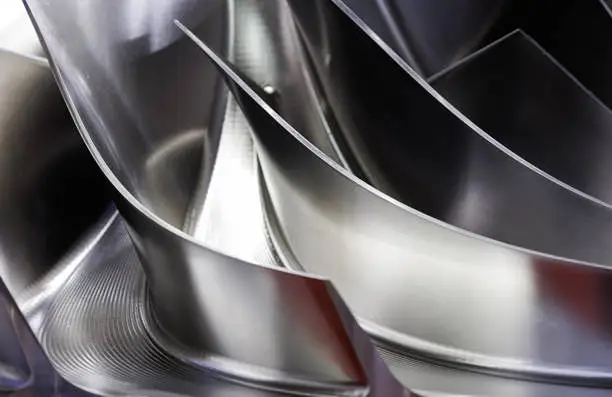 Mechanical strength versus corrosion resistance trade-off in stainless steel alloys